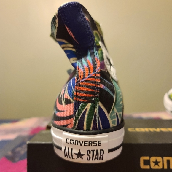 Converse Unisex Sneakers - Picture 4 of 6